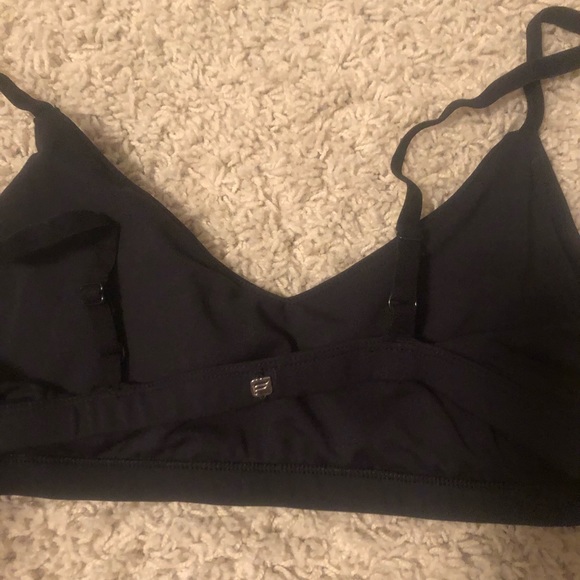 Fabletics black sports bra - Picture 2 of 2